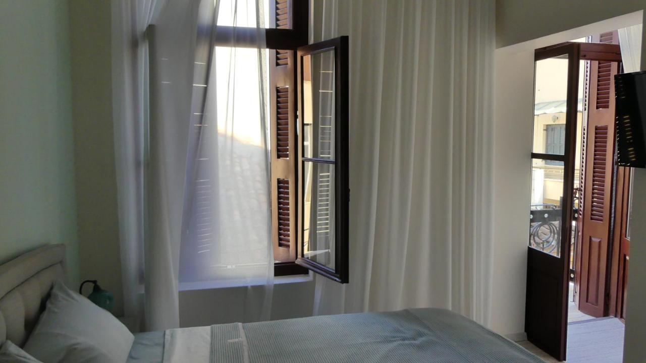 Bed and breakfast Theasis Athènes Extérieur photo